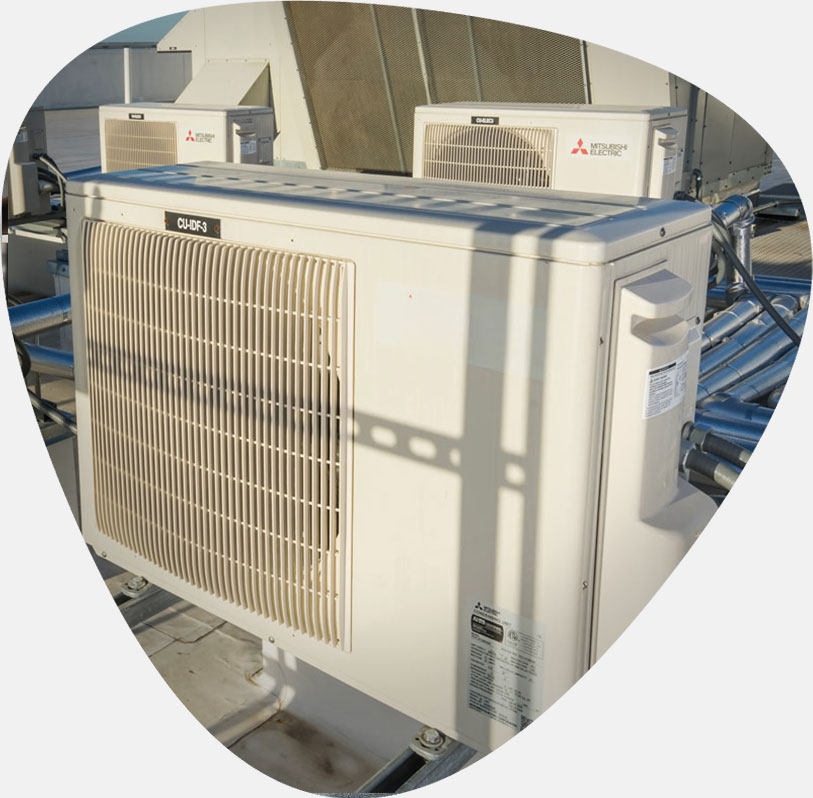 سیستم تهویه مطبوع vrf و بررسی فنی سیستم‌های تهویه مطبوع vrf و مزایا و معایب استفاده از سیستم تهویه مطبوع vrf و طرز کار سیستم تهویه مطبوع vrf و قیمت سیستم تهویه مطبوع vrf و مقایسه سیستم تهویه مطبوع vrf با اسپلیت، داکت اسپلیت و چیلر و اجزای اصلی سیستم تهویه مطبوع vrf و محاسبه ظرفیت سیستم تهویه مطبوع vrf و خرید انواع سیستم تهویه مطبوع vrf از بهترین شرکت تولیدکننده سیسم‌های تهویه مطبوع شرکت هوای ناب بارن - تفاوت سیستم VRF با فن‌کویل معمولی